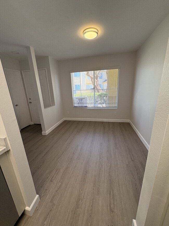 Photo - 2079 Lakeridge Cir