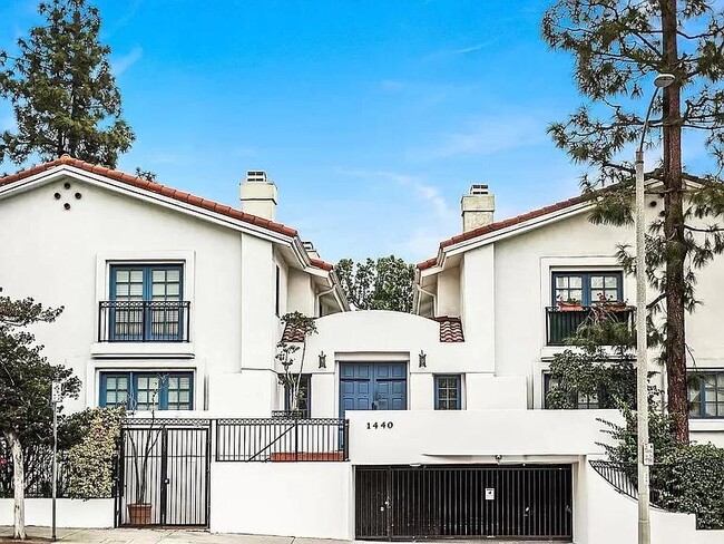 Photo - 1440 N Fairfax Ave Townhome