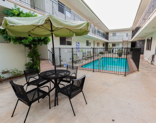 Photo - 4th St.-2928