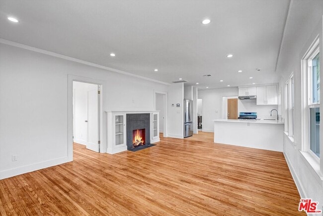 Photo - 1413 E 76th Pl