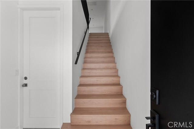 Photo - 13944 Vanowen St