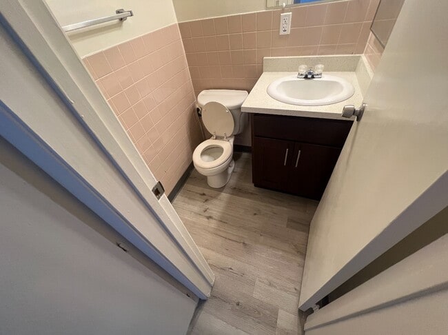 Photo - 1104 W 39th Pl