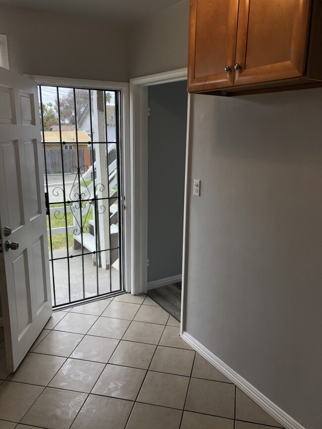 Downstairs Unit - 1934 W 35th St