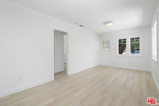 Photo - 4622 Norwich Ave