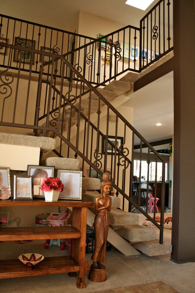 Photo - 751 Mundy Ter