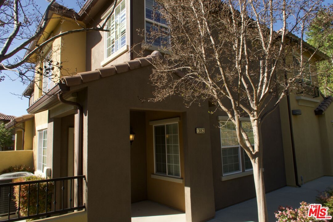 Photo - 382 East Hilltop Way