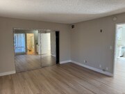 Photo - 626 E Verdugo Ave Unit R