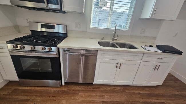 Photo - 1100 W 45th St Unit KANSAS(4509)