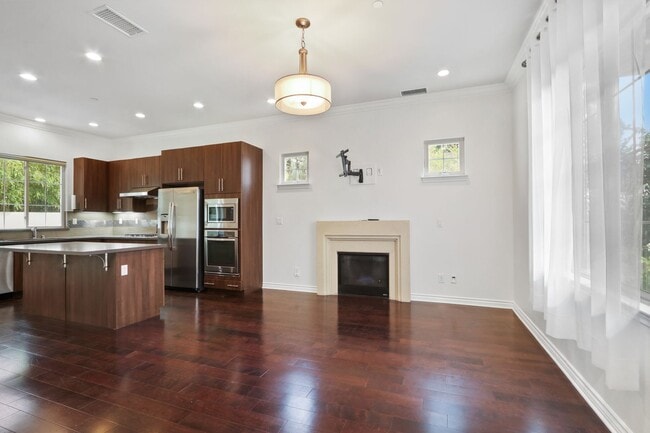 Photo - 908 N Santa Anita Ave