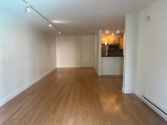 Photo - 1440 Veteran Ave Unit #208