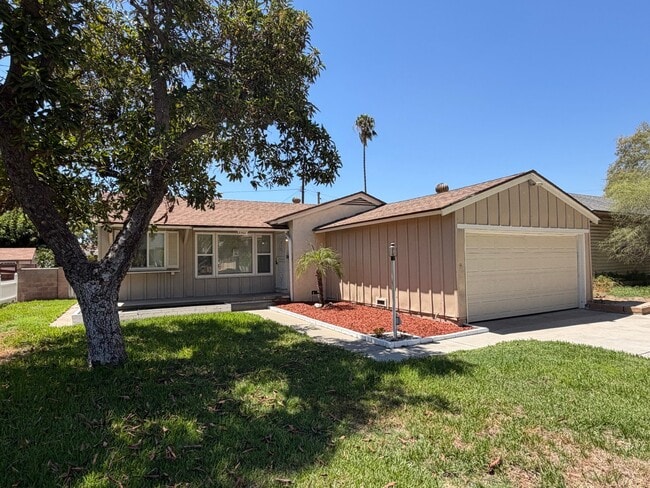 Photo - 3552 N Alameda Ave