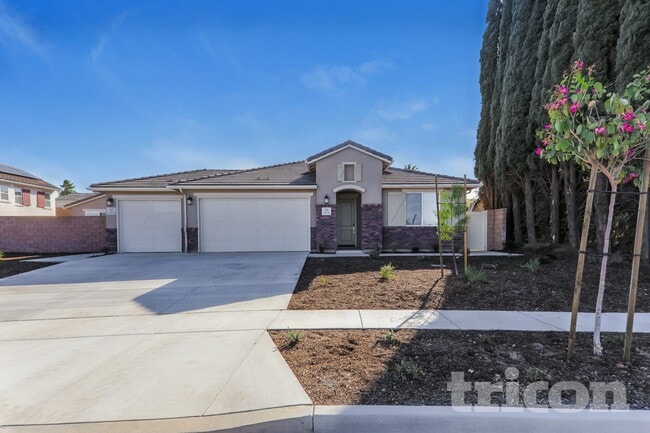 Building Photo - 680 Susanne St