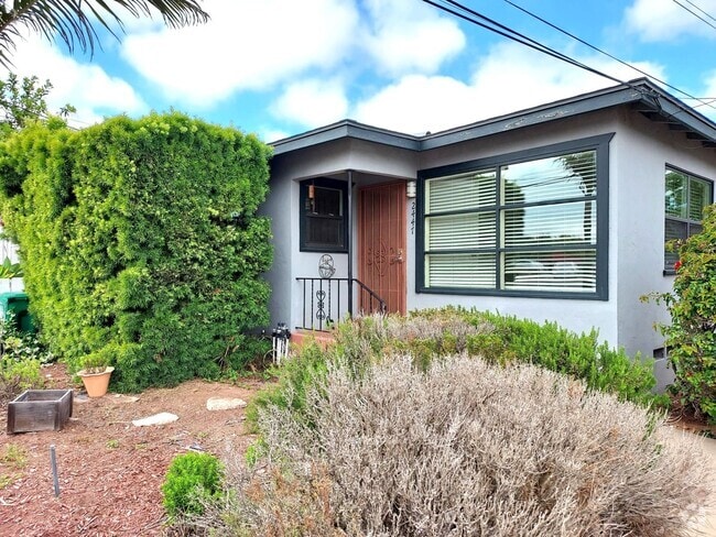 Building Photo - South Park Area 2 Bedroom Cottage w/Garage Unit 2447 Rental