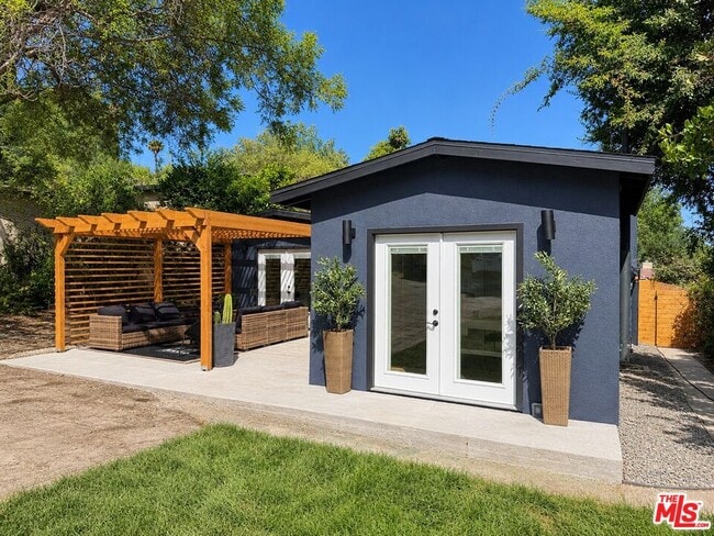 Photo - 885 Montecito Dr