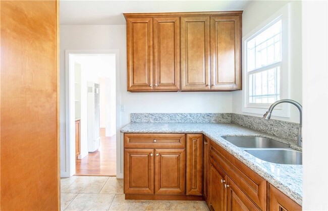 Photo - 1419 S Curson Ave