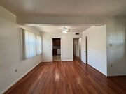 Photo - Glenoaks, 625-633 1/2 Unit 629 #A