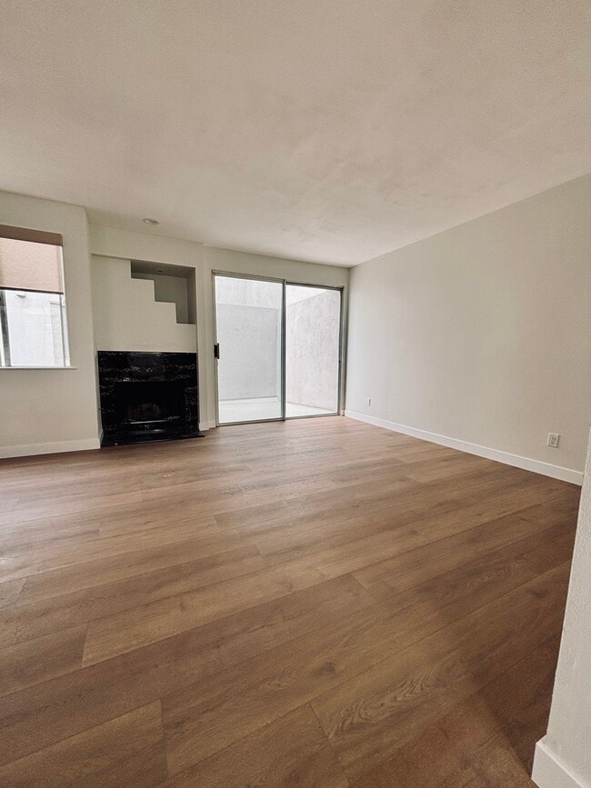 Photo - 501 Herondo St