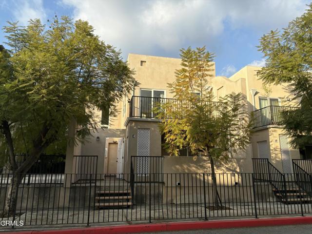 Building Photo - 1008 S Marengo Ave Unit E