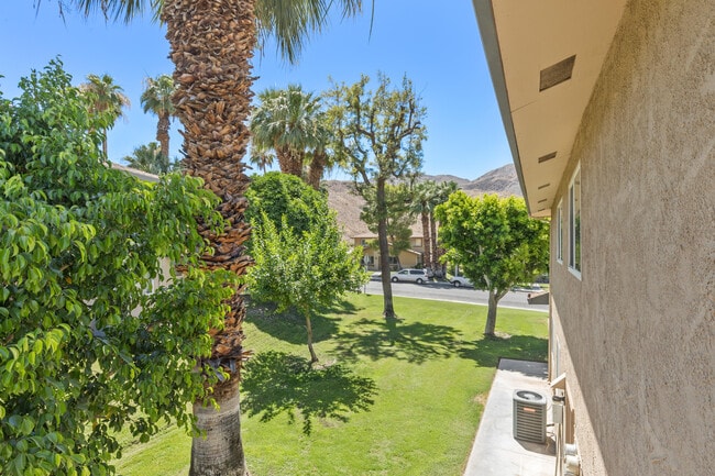 Photo - 72629 Edgehill Dr Unit 4