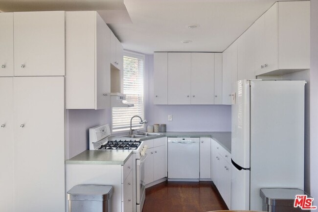 Photo - 4884 Glenalbyn Dr