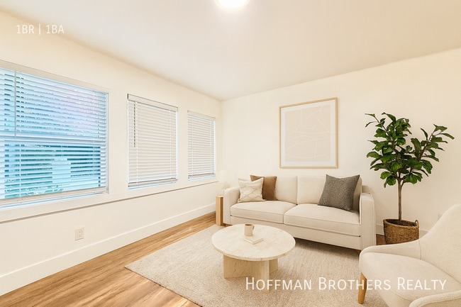 Building Photo - 1820 N La Brea Ave