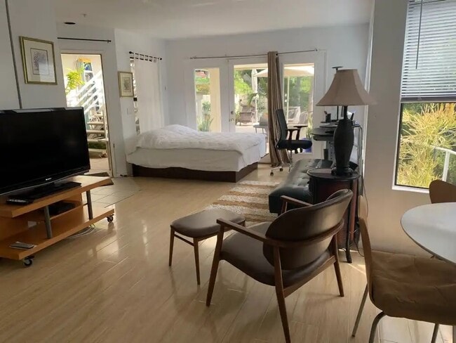 Photo - 28215 Via Acero St