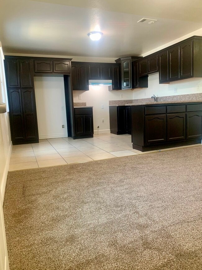 Photo - 906 E 52nd Pl