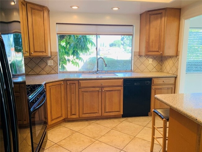 Photo - 14751 Mulberry Ave
