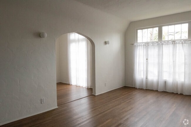 Building Photo - 4451 Clarissa Ave Unit 3 Rental