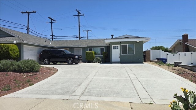 Building Photo - 1750 N Madera Ave Rental