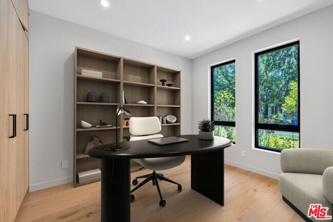 Photo - 4647 Morse Ave