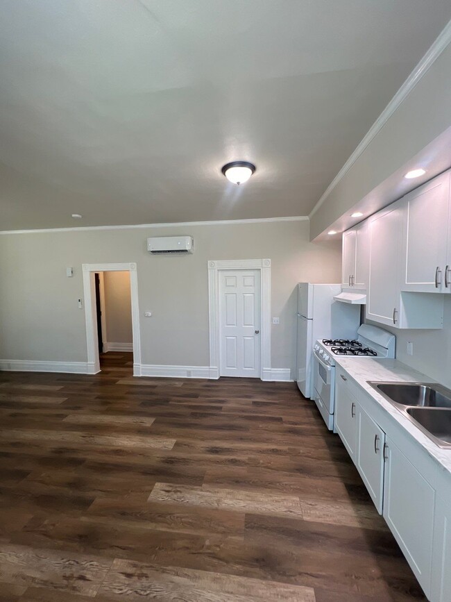 Photo - 225 East E Street