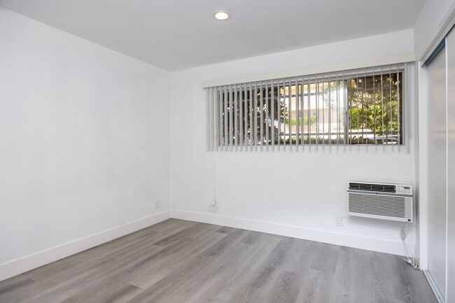 Photo - West Brent Apartments