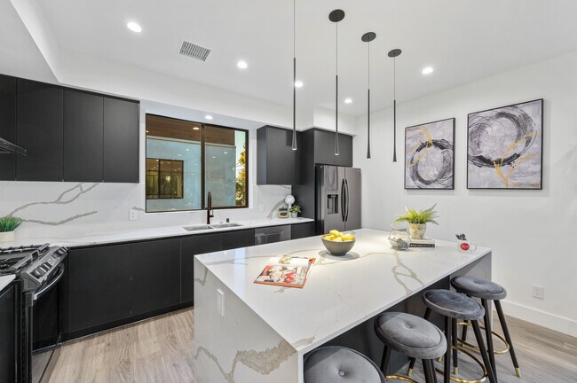 Photo - 18301 Collins St Unit 18315 C