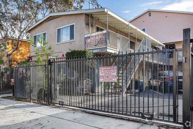 Photo - 11808-11812 Hart St