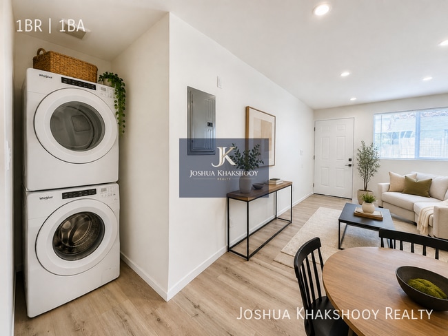 Photo - 14615 Gilmore St Unit 1
