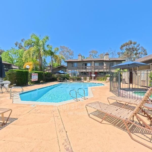 Building Photo - 8356 Via Sonoma Unit B