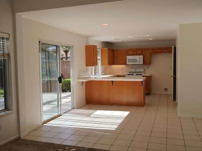 Photo - 3Bed/2.5Bath in Oceanside~ Ventana