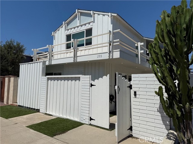 Photo - 255 Colton St House