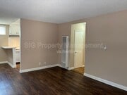 Photo - 3104 Montrose Ave Unit 6