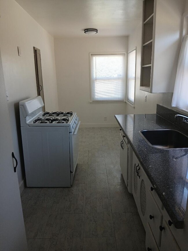 Photo - 703 E Jefferson Ave Unit B