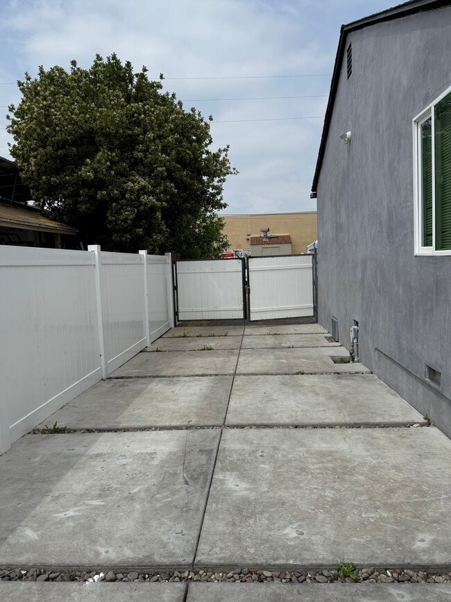 Photo - 6716 Etiwanda Ave House