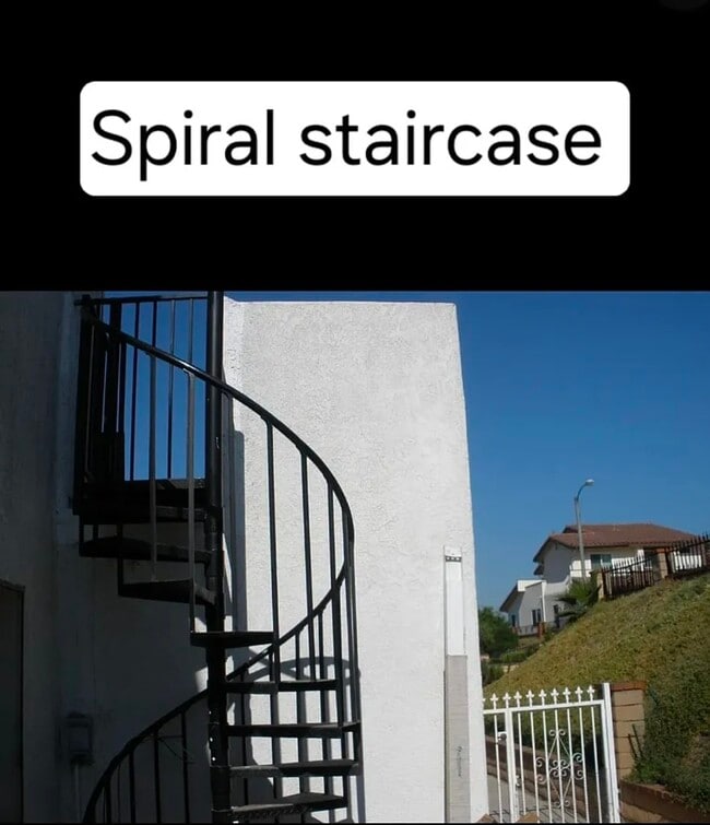 Photo - 832 Adelita St