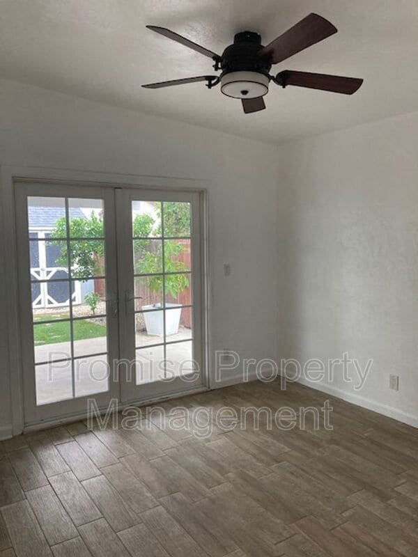 Photo - 1209 Langford St