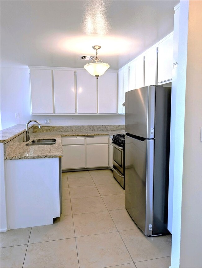 Photo - 17330 Chatsworth St Unit 9