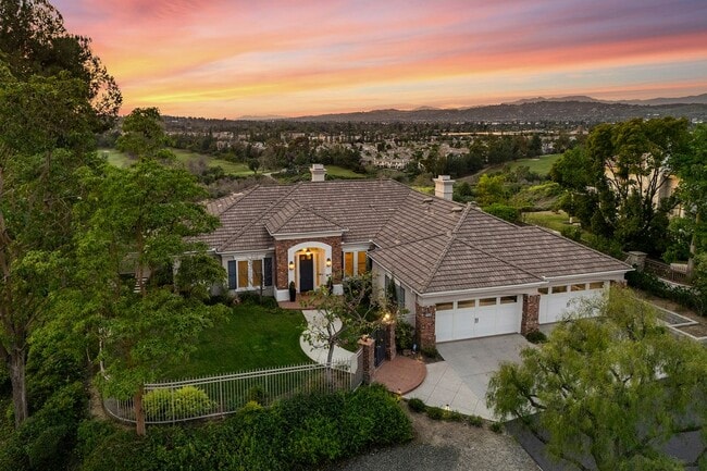 Building Photo - 2309 Skyline