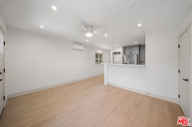 Photo - 323 N Avenue 52