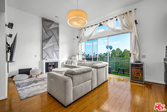 Building Photo - 1481 S Shenandoah St Unit 101 Rental