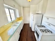 Photo - Granada Triplex Unit B