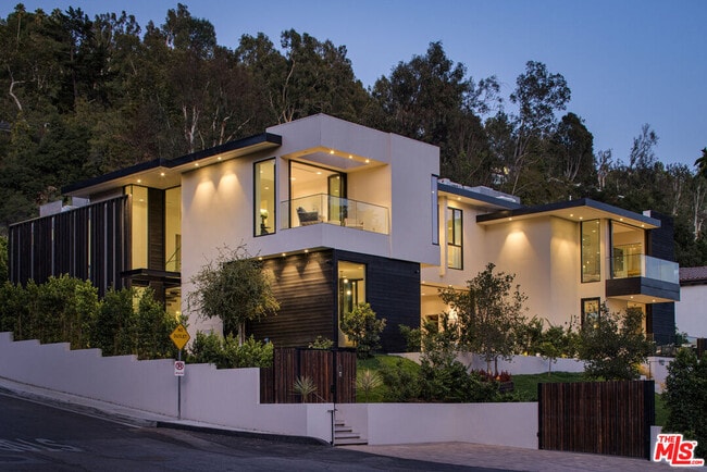 Building Photo - 982 Stone Canyon Rd Rental